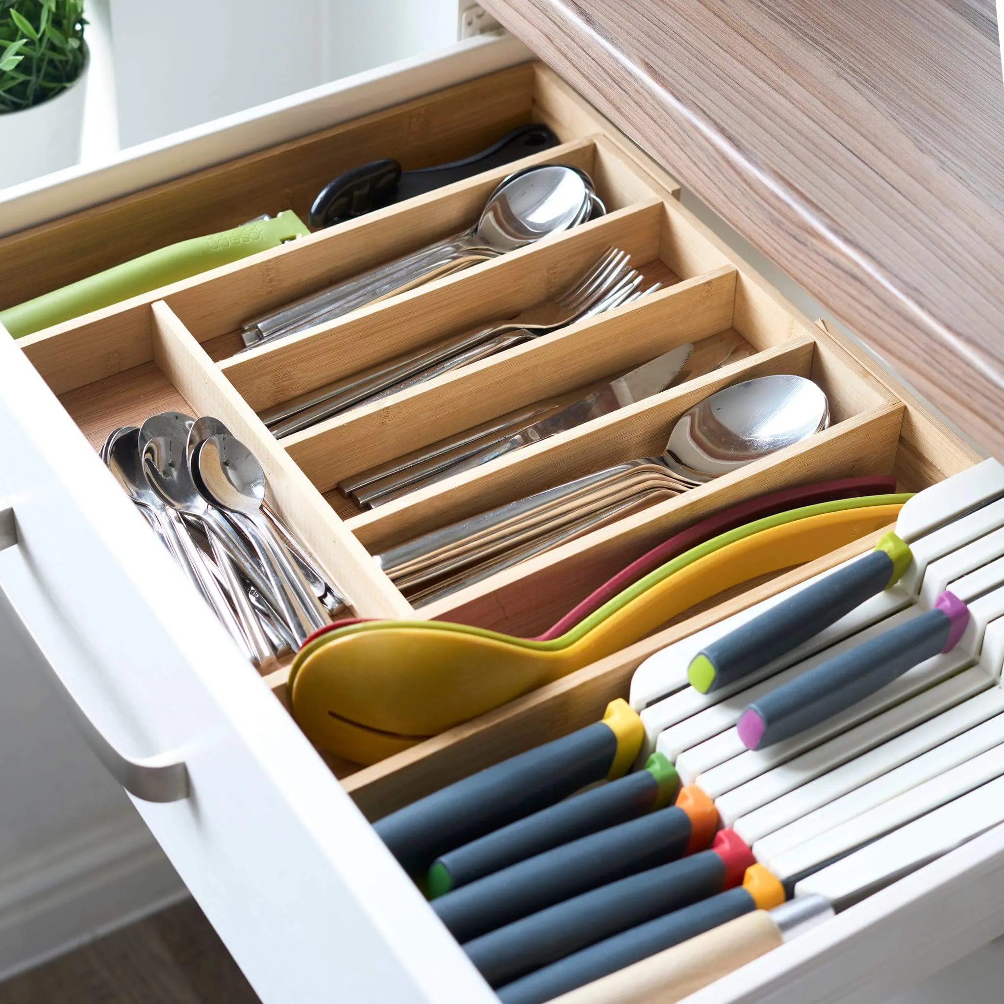 Expandable Bamboo Utensils Cutlery Tray